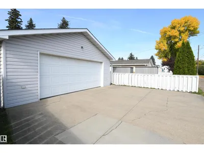 10243 42 ST NW photo 30