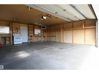 10243 42 ST NW photo 32