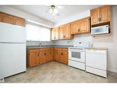 10243 42 ST NW photo 9