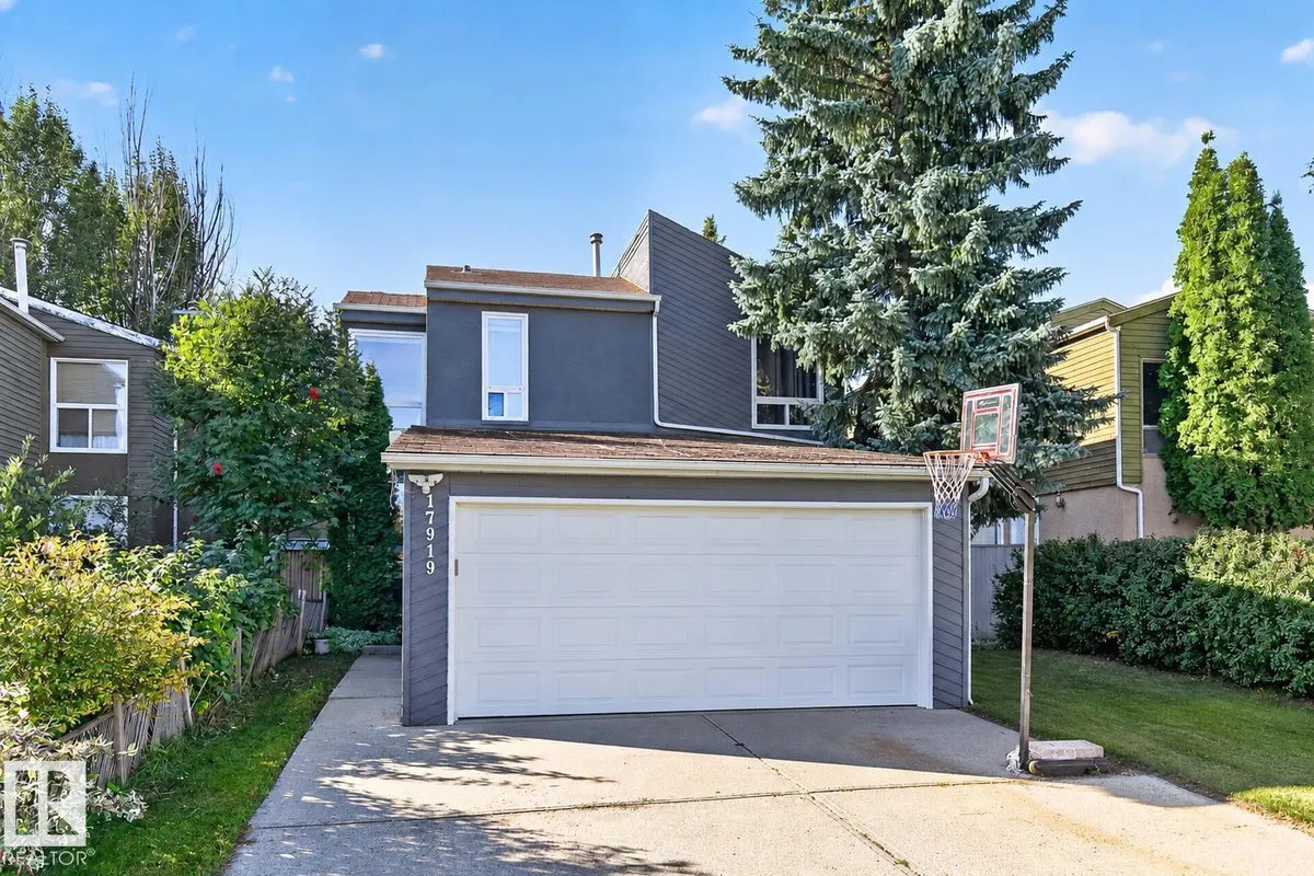 17919 78 AV NW exterior