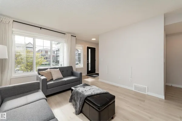 2420 TRUMPETER WY NW photo 3