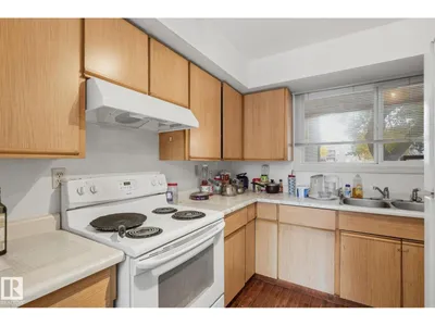 #50 4610 17 AV NW photo 15