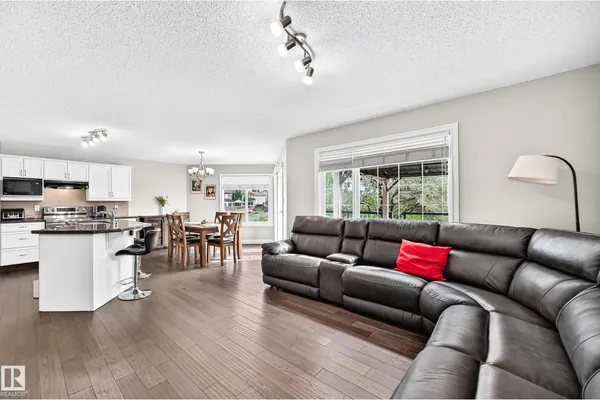 17803 89 ST NW photo 3
