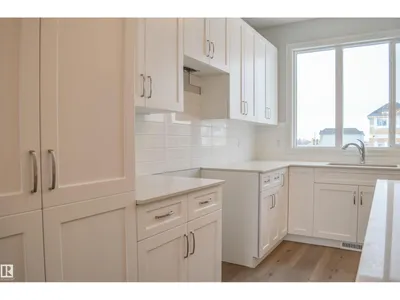 18832 28 AV NW photo 9