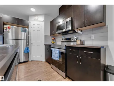 5128 20 AV SW photo 16