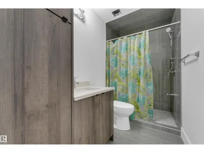 5128 20 AV SW photo 30