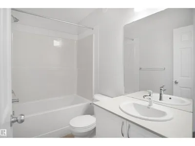 20835 16 AV NW photo 27