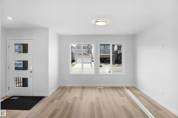 20839 16 AV NW photo 3