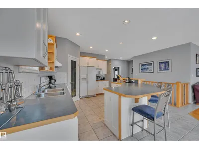 14932 136 ST NW photo 12