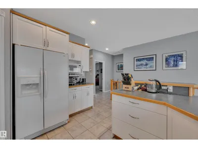 14932 136 ST NW photo 14