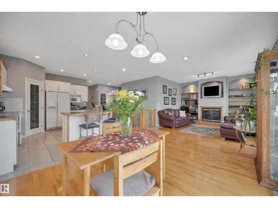 14932 136 ST NW photo 18
