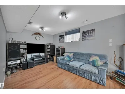 14932 136 ST NW photo 33