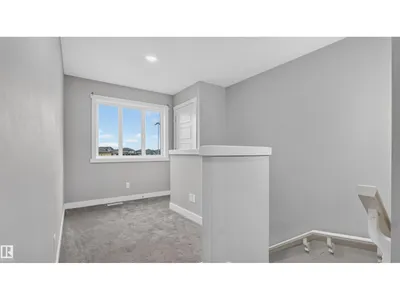 105 Greenfield LI photo 15