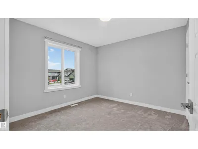 105 Greenfield LI photo 18