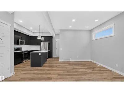 105 Greenfield LI photo 5