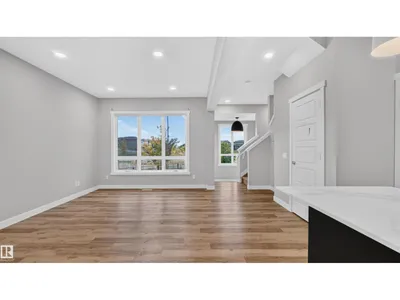 105 Greenfield LI photo 6