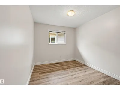 11615 8 AV NW photo 20