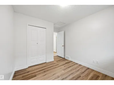 11615 8 AV NW photo 21