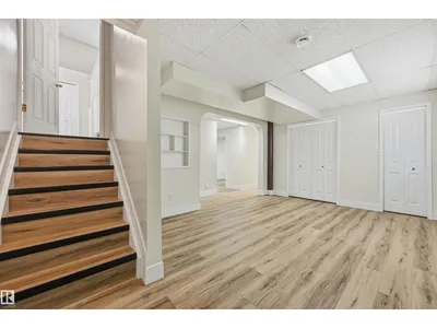 11615 8 AV NW photo 26