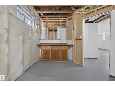 15216 49 ST NW photo 44