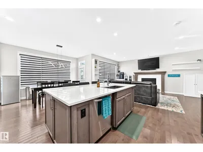 5718 175A AV NW photo 10