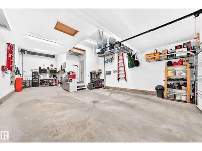 5718 175A AV NW photo 31