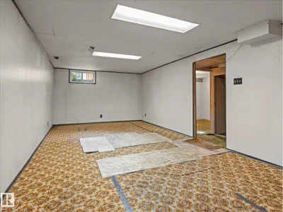 12018 126 St NW NW photo 26