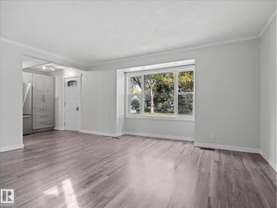 12018 126 St NW NW photo 6