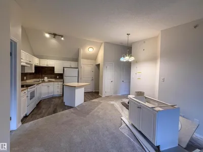 #515 11325 83 ST NW photo 13