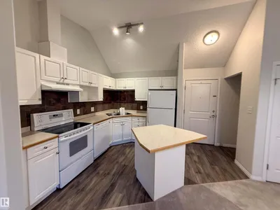 #515 11325 83 ST NW photo 15