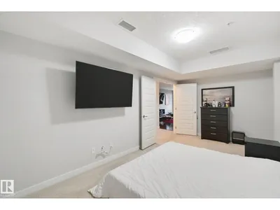#125 5151 Windermere BV SW SW photo 4