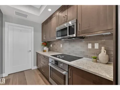 #732 200 BELLEROSE DR photo 10