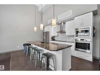 #732 200 BELLEROSE DR photo 40