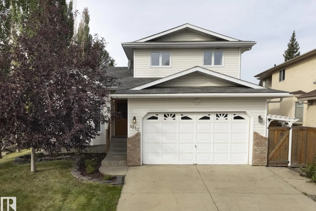 4810 42 ST exterior