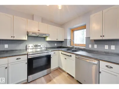 4810 42 ST photo 10