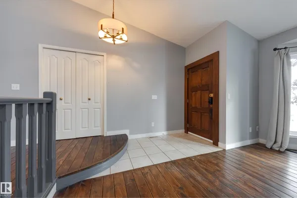 4810 42 ST photo 2