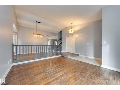 4810 42 ST photo 4