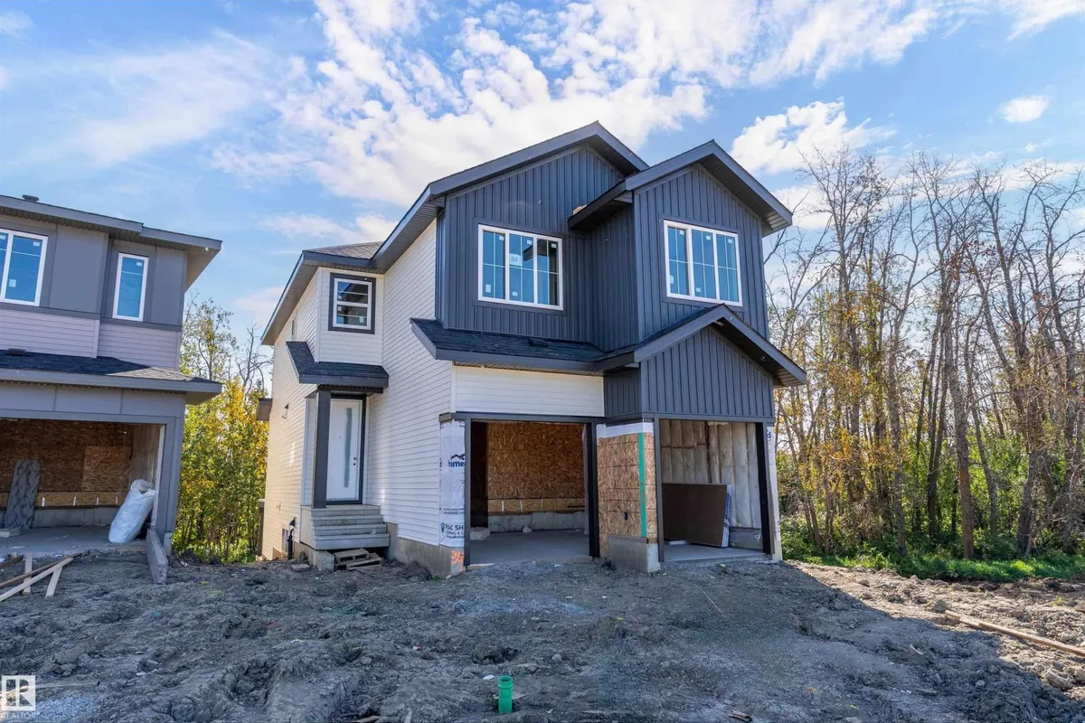 34 Pebble CV exterior