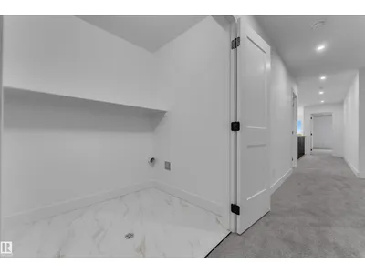 292 Munn Way photo 38