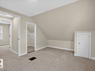 11645 90 ST NW photo 18