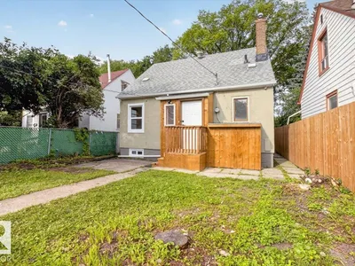 11645 90 ST NW photo 38