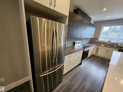 9311 66 AV NW photo 12