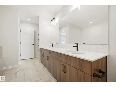 2230 194A ST NW photo 23