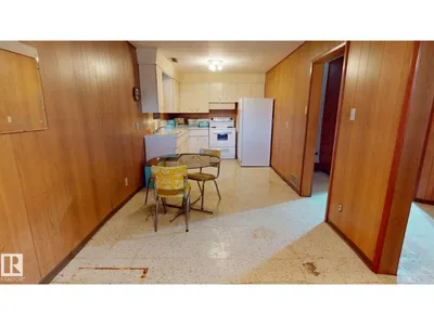 10328 77 ST NW photo 15