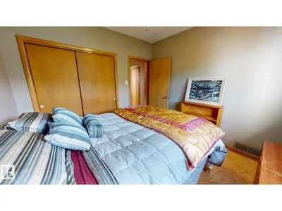 10328 77 ST NW photo 11
