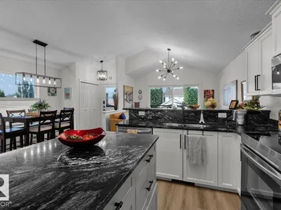 7608 15 AV SW photo 10