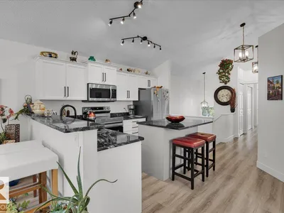 7608 15 AV SW photo 12