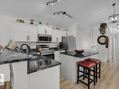 7608 15 AV SW photo 13