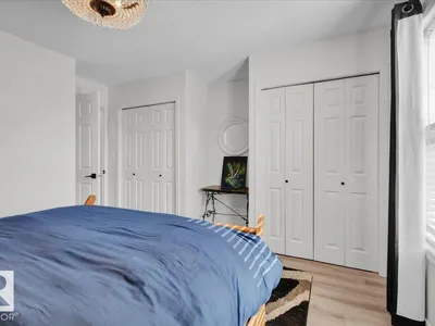 7608 15 AV SW photo 18
