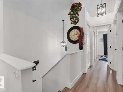 7608 15 AV SW photo 21